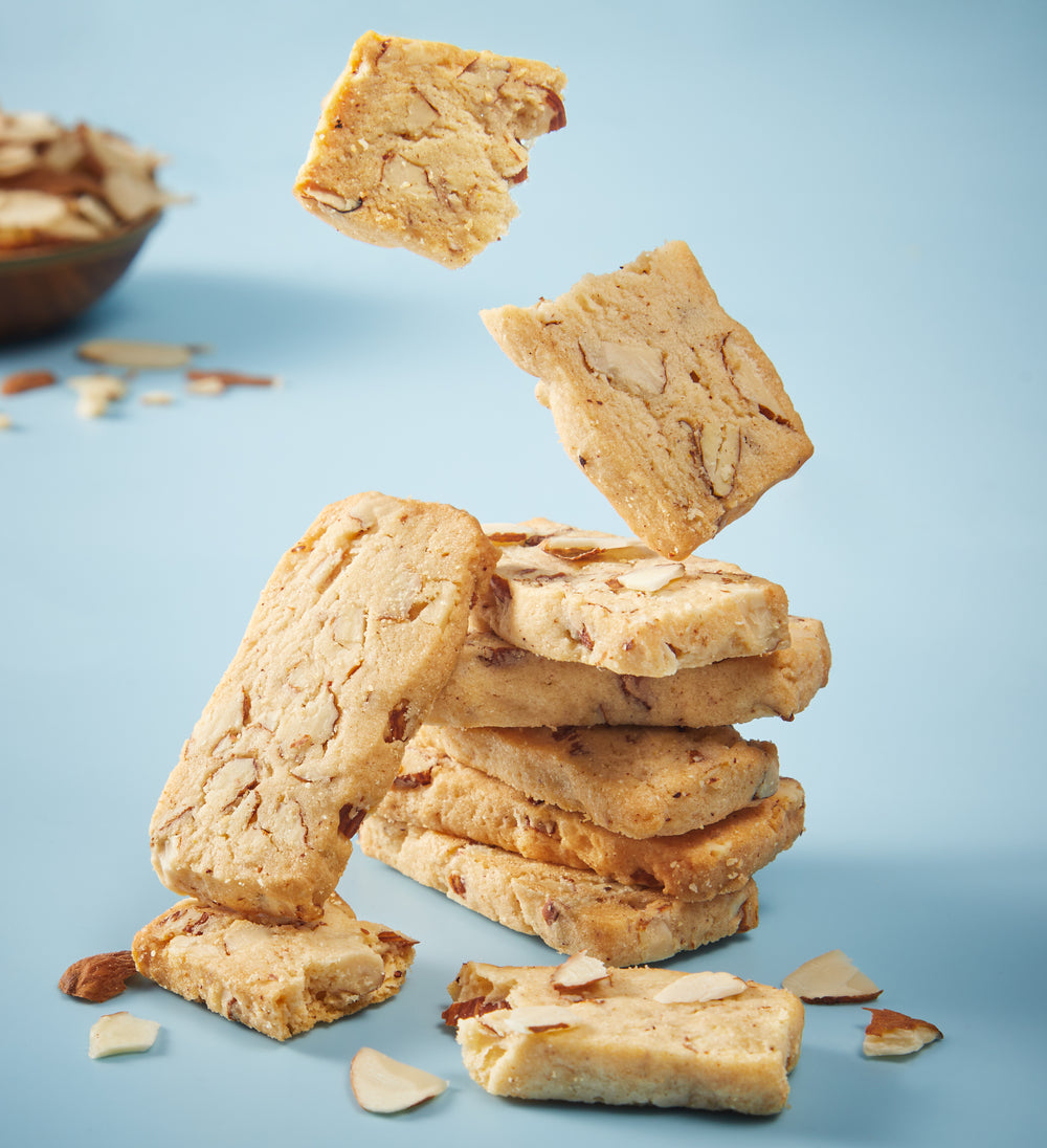 Almond Cookies with Crunchy Almond Pieces