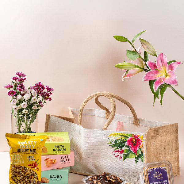 Gift Hamper With Three Flavour Cookies And Snacks