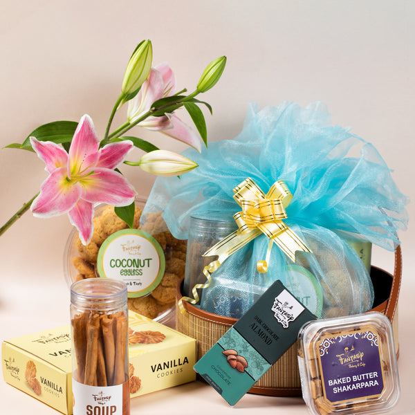 Gift Hamper with Biscuits, Vanilla Cookies and Snacks